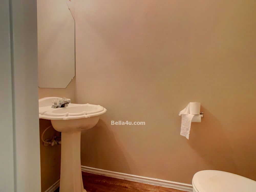 Magnificent Milwood for Lease! property image