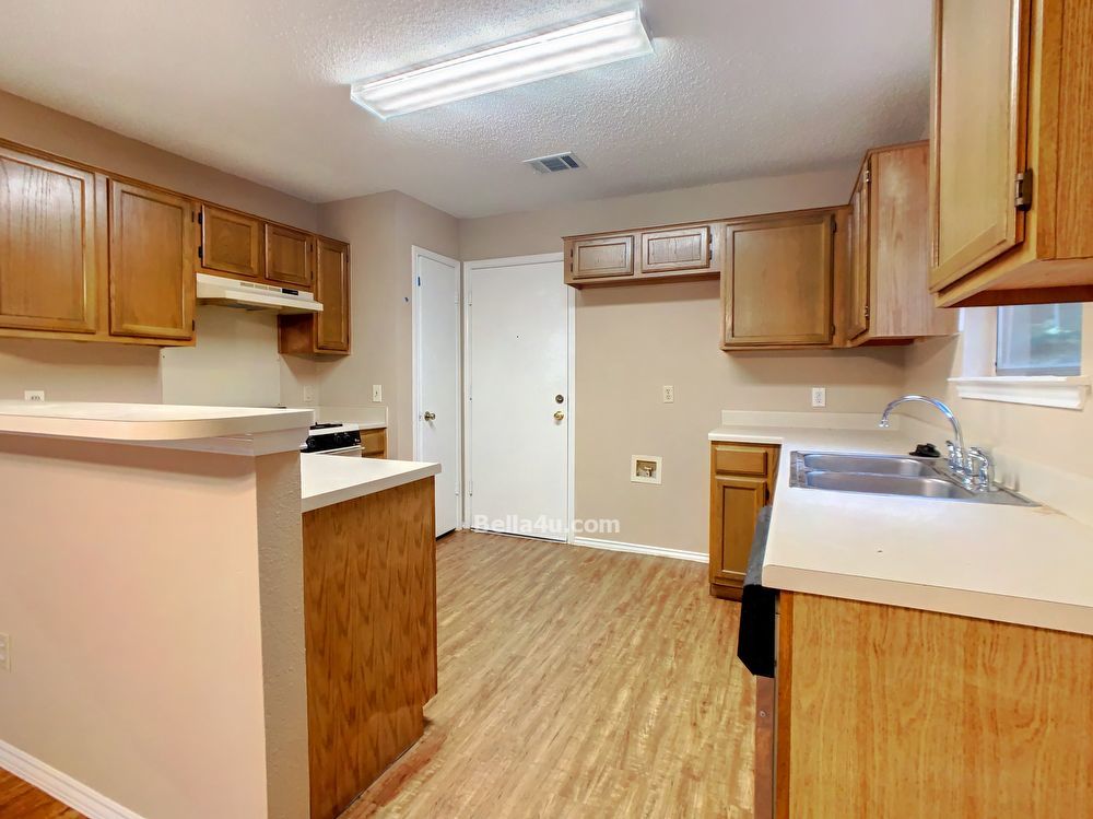 Magnificent Milwood for Lease! property image