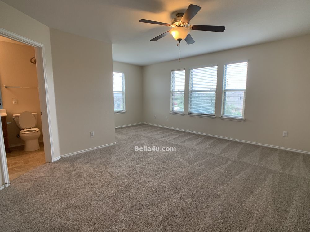 Delightful Home for Lease in Kyle! property image