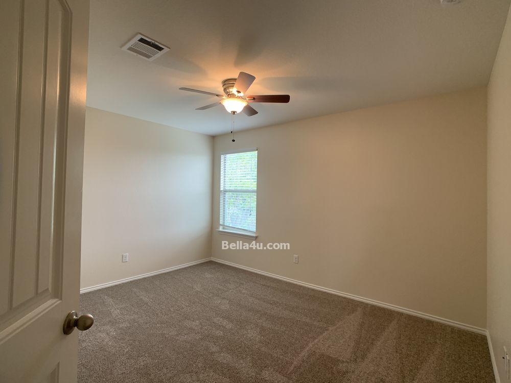 Delightful Home for Lease in Kyle! property image