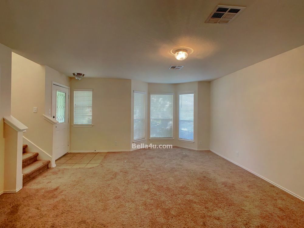 Highland Park Beauty! property image