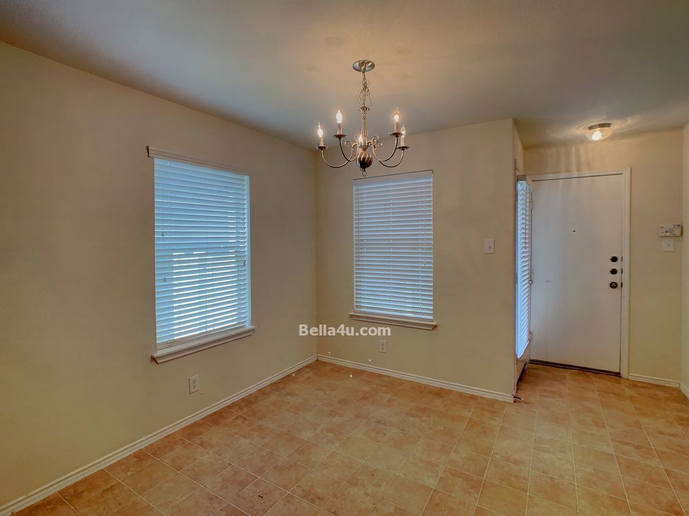 Highland Park Beauty! property image
