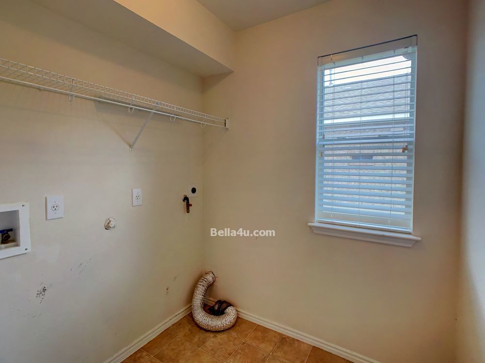 Highland Park Beauty! property image