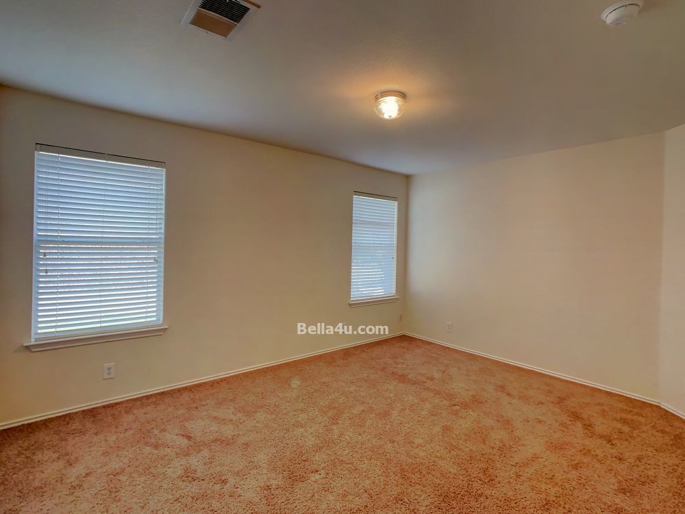 Highland Park Beauty! property image