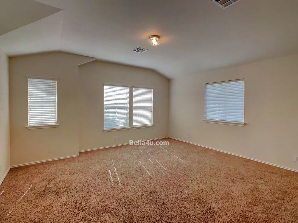 Highland Park Beauty! property image