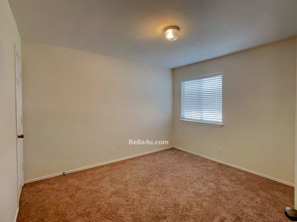 Highland Park Beauty! property image