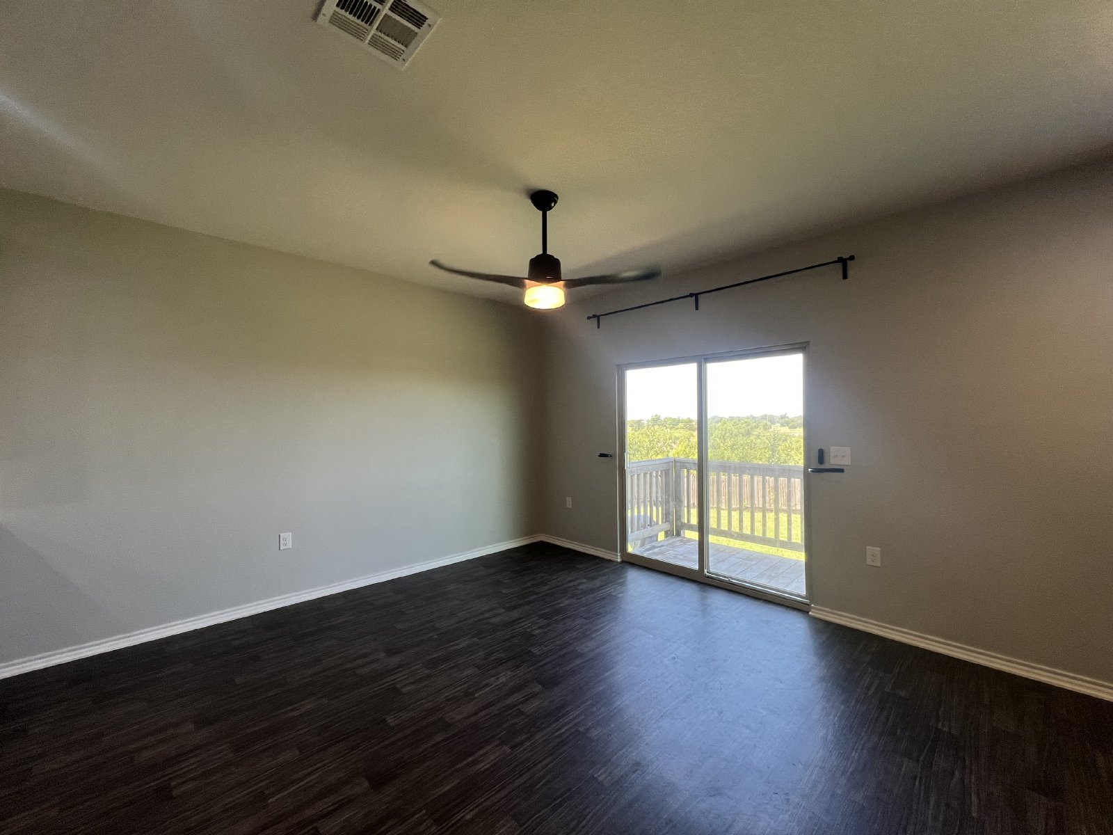 Magnificent Home in Manor! property image