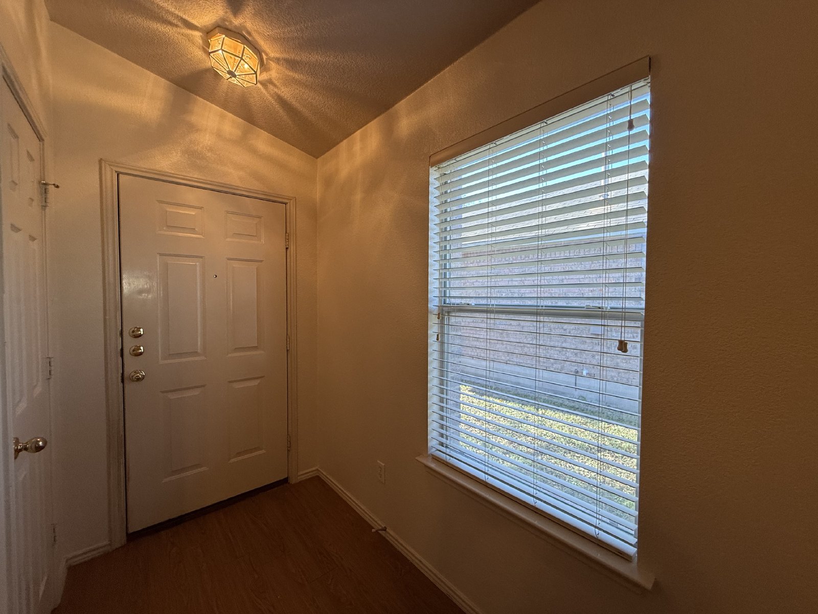 Cute home in Olympic Heights! property image