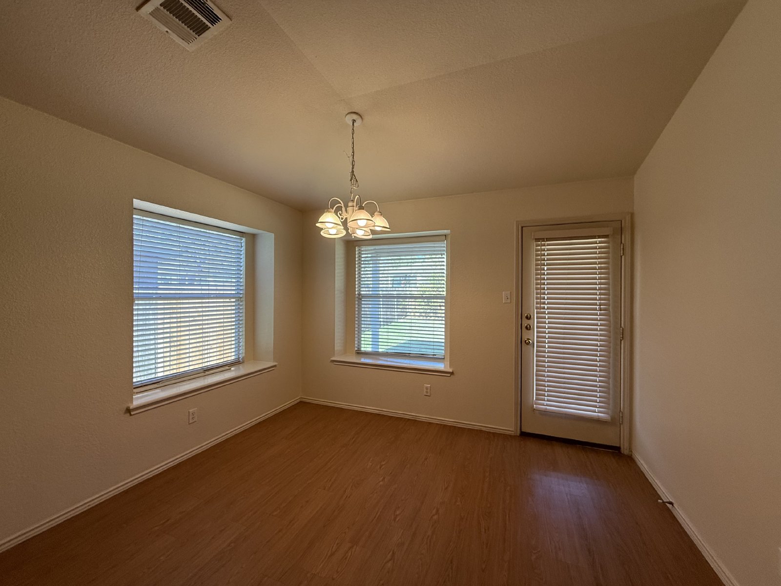 Cute home in Olympic Heights! property image