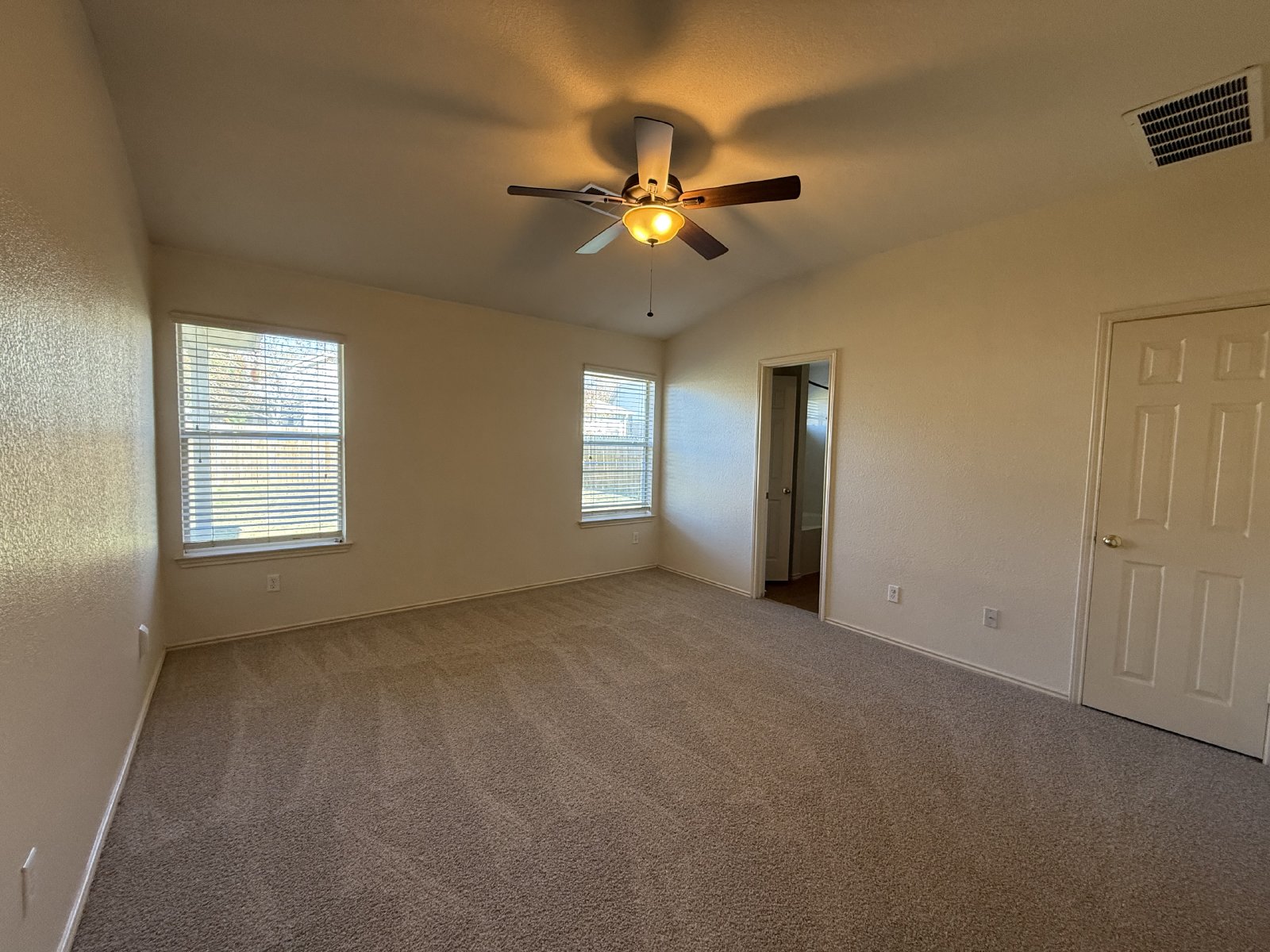 Cute home in Olympic Heights! property image