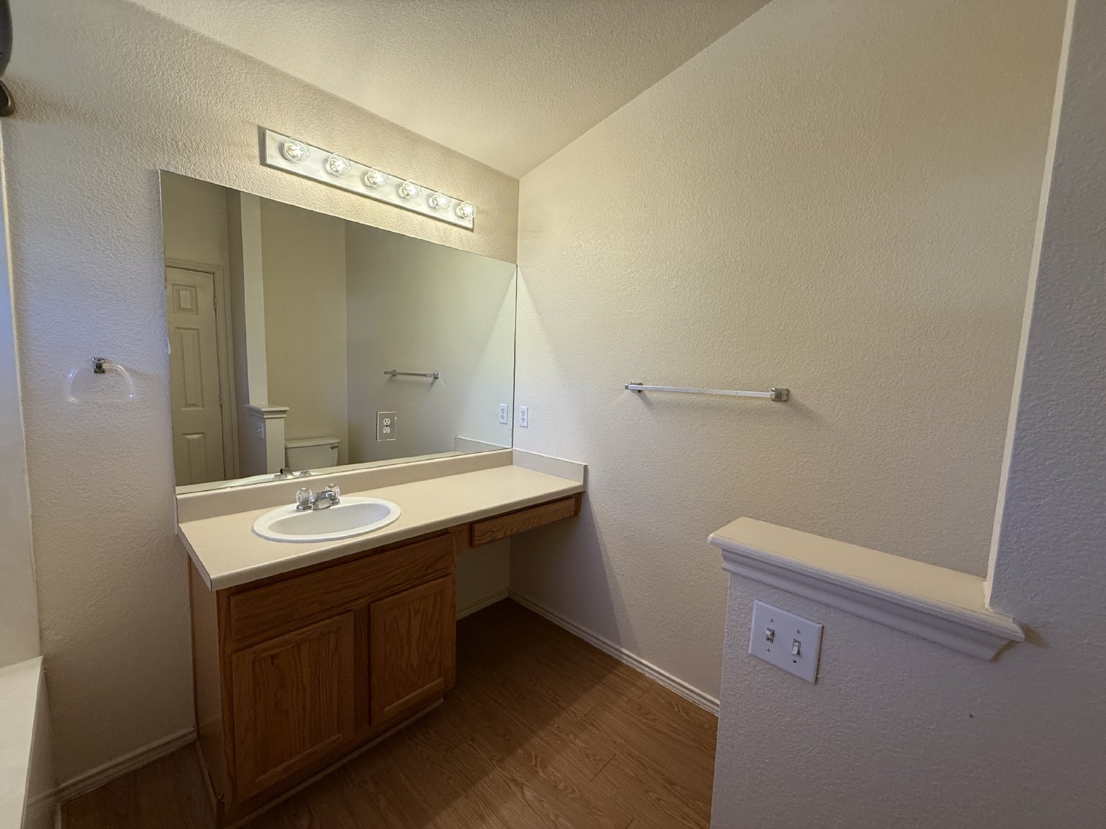 Cute home in Olympic Heights! property image