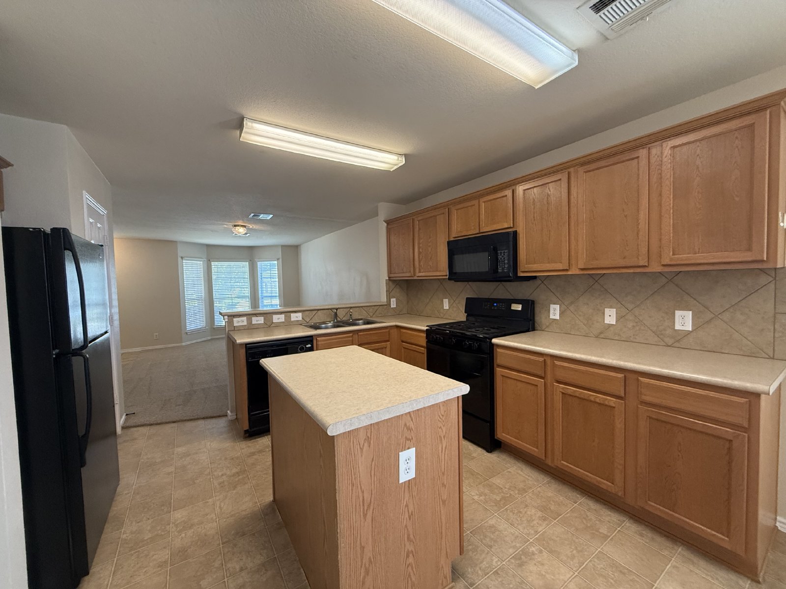 Highland Park Beauty! property image