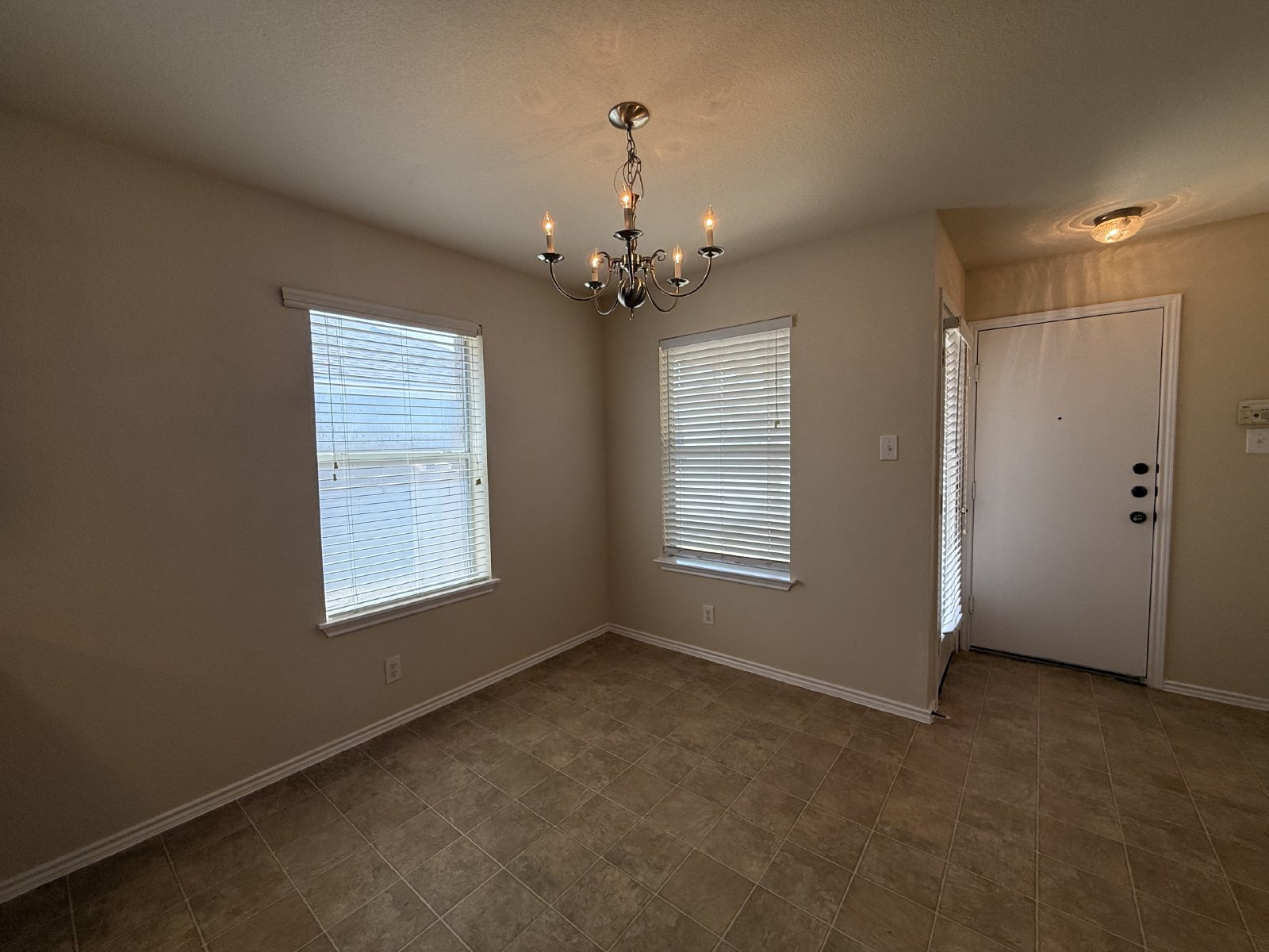 Highland Park Beauty! property image