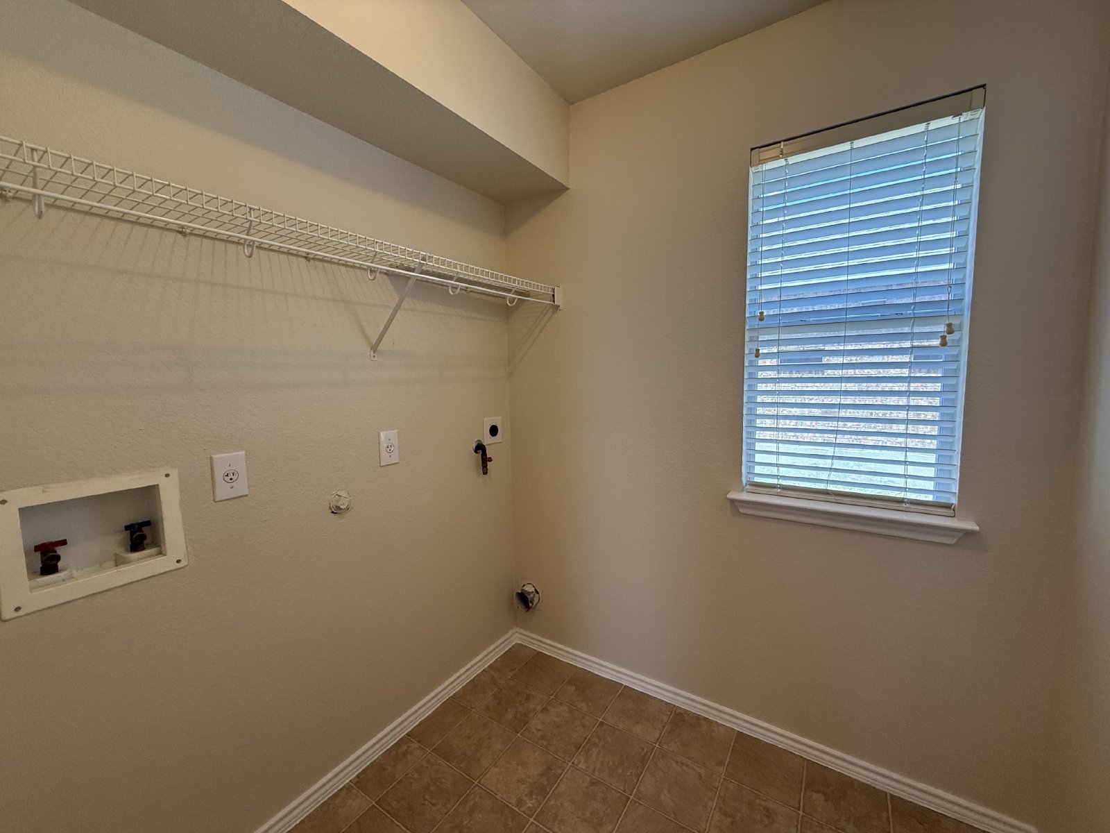 Highland Park Beauty! property image